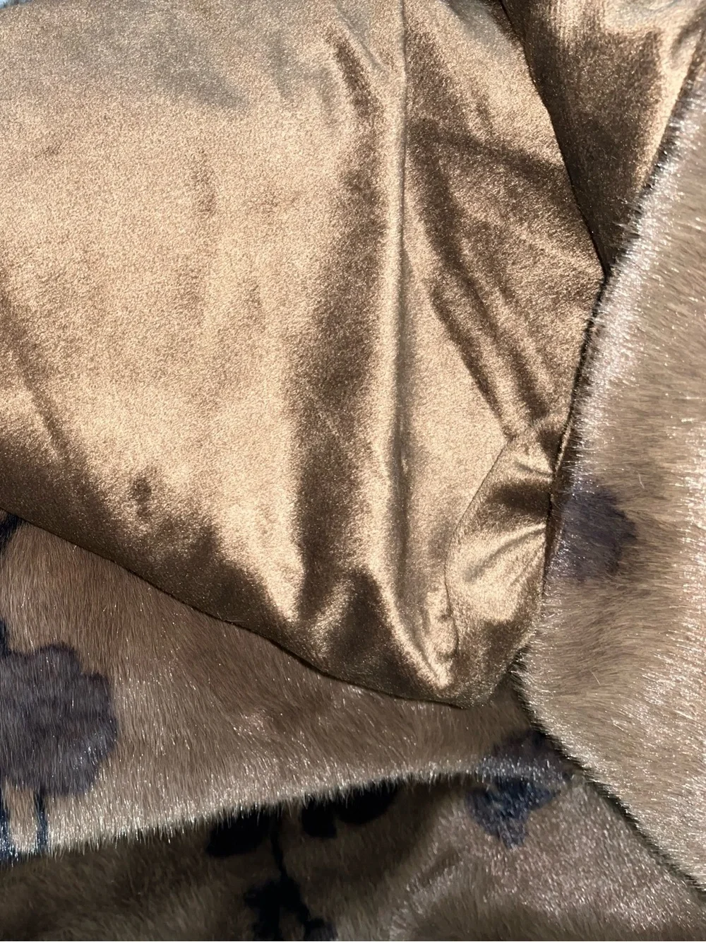 1-NWT NEIMAN MARCUS LUXURY CHERRY BLOSSOMS DESIGN FAUX MINK FUR THROW BLANKET